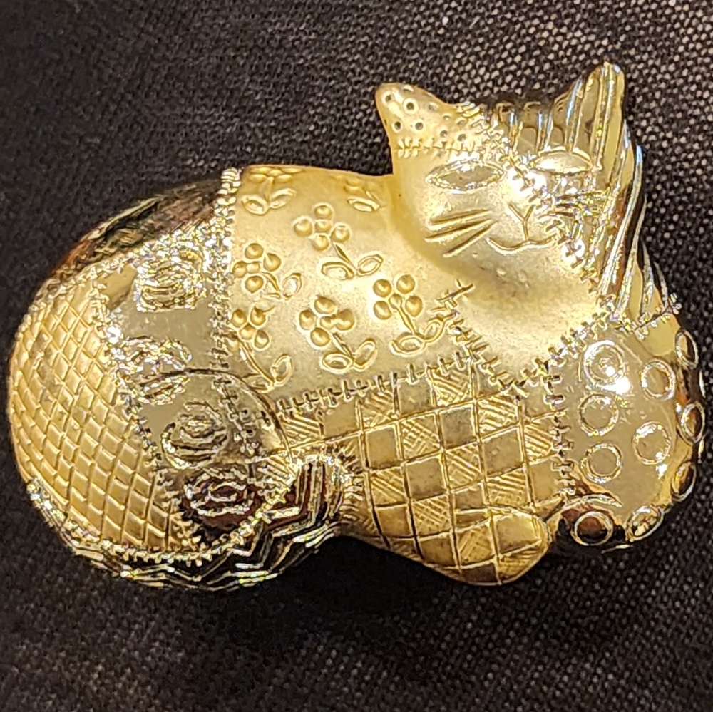 Vintage Signed Ajc Gold Patchwork Cat Brooch - image 1